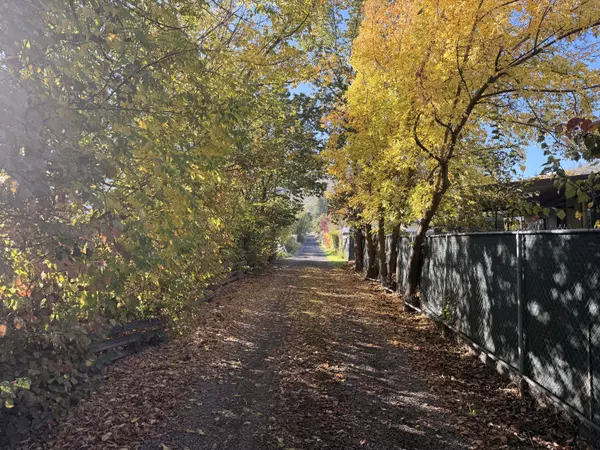 Talent, OR 97540,202 Pleasant View RD