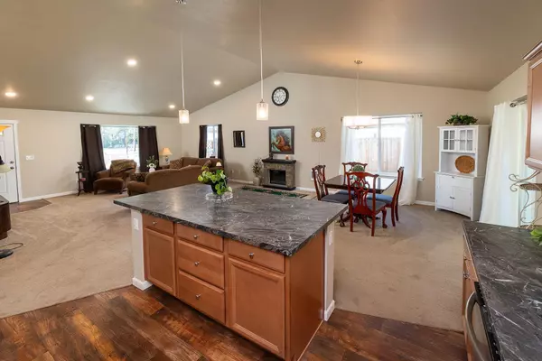 Bend, OR 97707,17316 Golden Eye DR