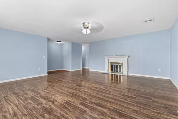 Central Point, OR 97502,21 Hickory LN