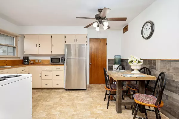 Grants Pass, OR 97526,861 M ST