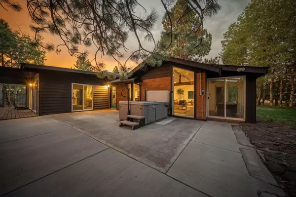 Bend, OR 97702,20409 Pine Vista DR