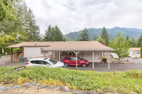 Grants Pass, OR 97526,5648 Foothill BLVD #SPC 35