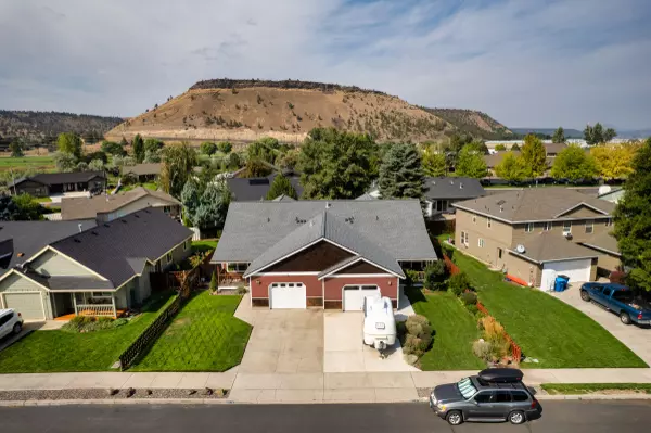 Prineville, OR 97754,187 Ivy CT