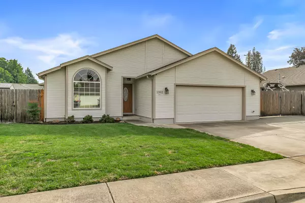 1362 Greentree WAY, Central Point, OR 97502