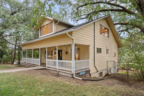 Gold Hill, OR 97525,904 5th AVE