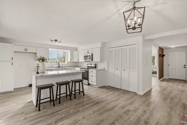 Gold Hill, OR 97525,625 Kellogg ST