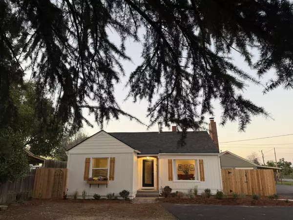 1736 Stewart AVE, Medford, OR 97501