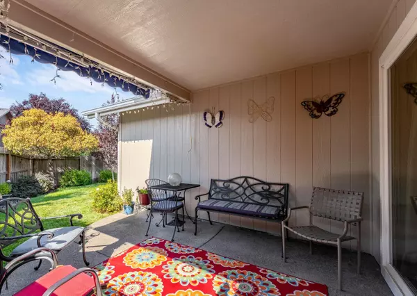 Grants Pass, OR 97527,1282 Angler LN