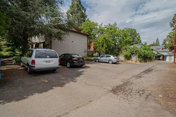 Ashland, OR 97520,330 High ST #1-4