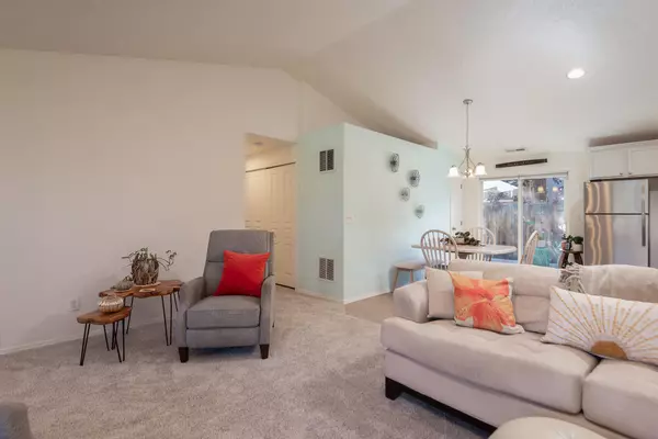 Bend, OR 97701,2807 Spring Water PL