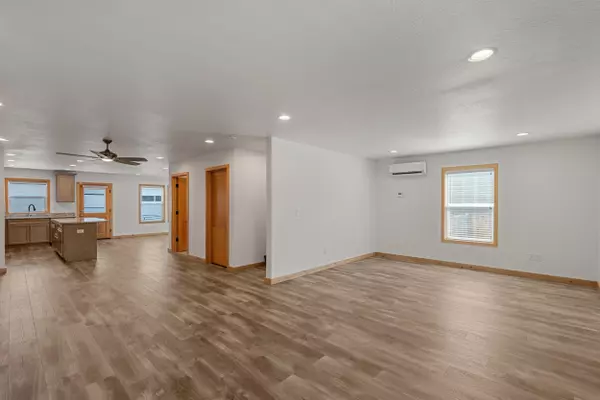 Phoenix, OR 97535,133 Main ST