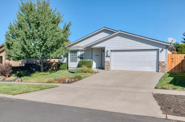 3318 Hoona DR, Bend, OR 97701