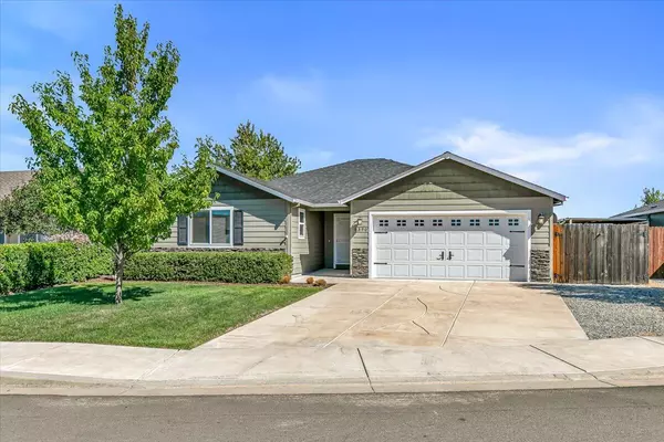8390 Kyra LN, White City, OR 97503