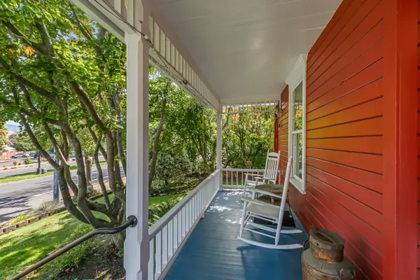 Ashland, OR 97520,478 Siskiyou BLVD