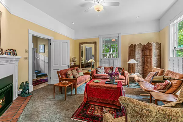 Ashland, OR 97520,478 Siskiyou BLVD