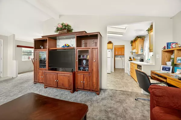 Central Point, OR 97502,555 Freeman RD #204