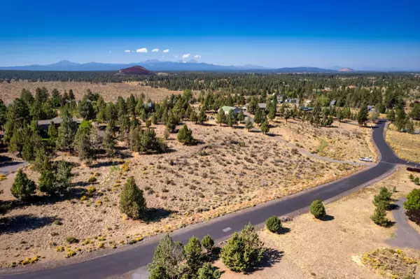 Bend, OR 97702,22535 Calgary DR