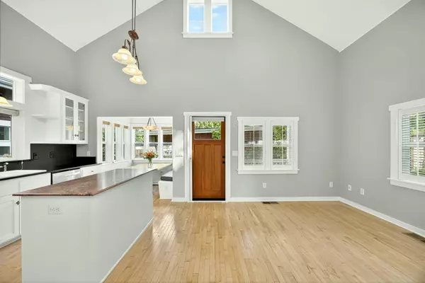 Ashland, OR 97520,2285 Siskiyou BLVD