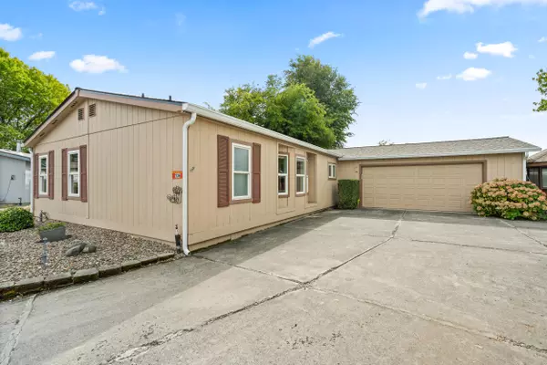 Central Point, OR 97502,555 Freeman RD #136