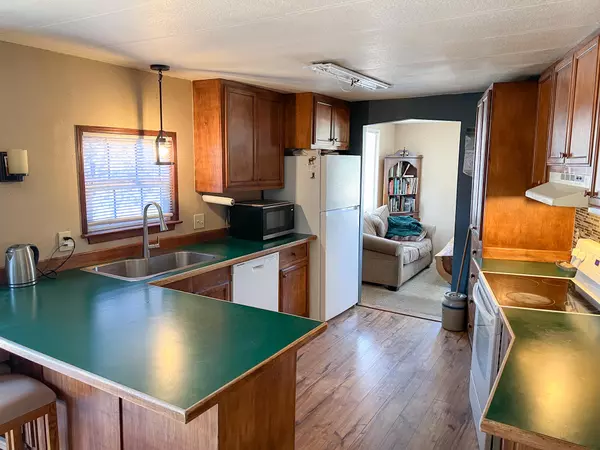 Bend, OR 97703,66945 Central ST