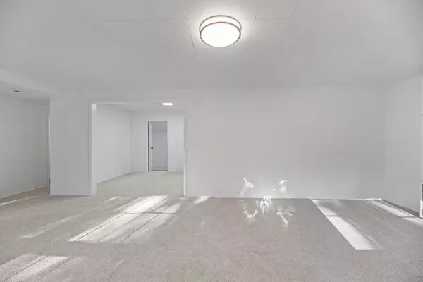 Medford, OR 97504,122 Willamette AVE