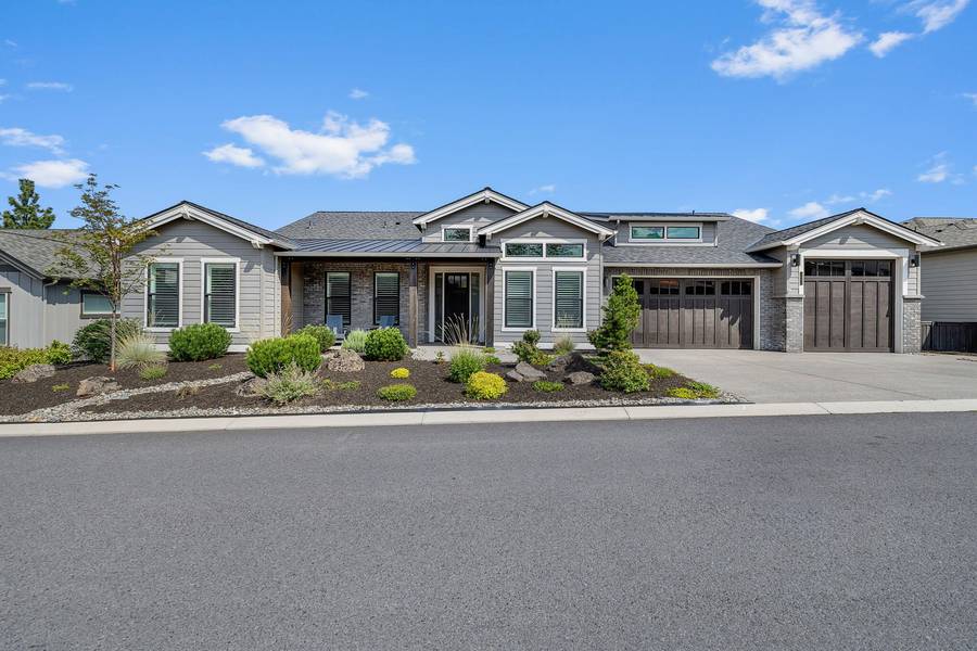 3082 Hidden Ridge DR, Bend, OR 97703