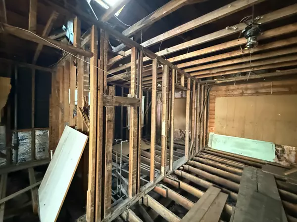 Klamath Falls, OR 97601,317 Martin ST