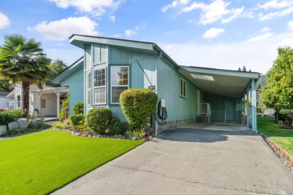 Grants Pass, OR 97526,208 Creekside DR