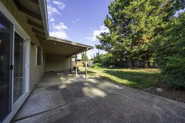 Central Point, OR 97502,25 Donna WAY