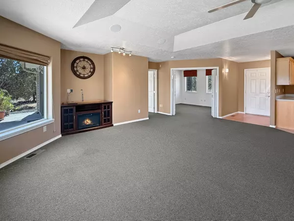 Prineville, OR 97754,6833 Raven Hill CT