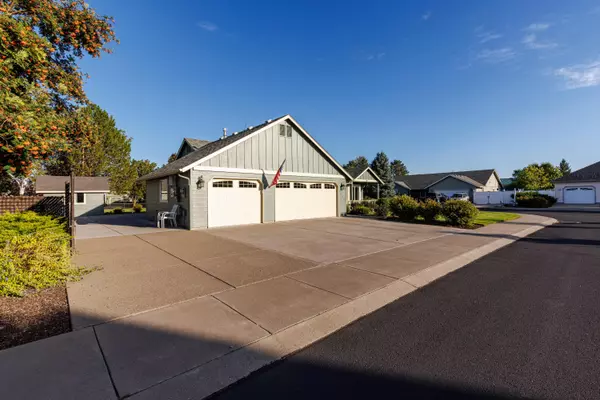 Redmond, OR 97756,3820 Gene Sarazan DR