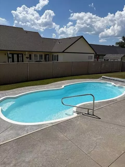 Klamath Falls, OR 97603,6324 Altadena DR