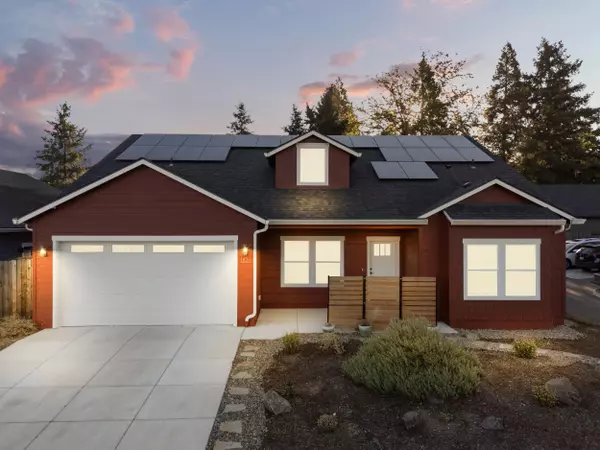 Medford, OR 97501,1831 Dulcimer LN