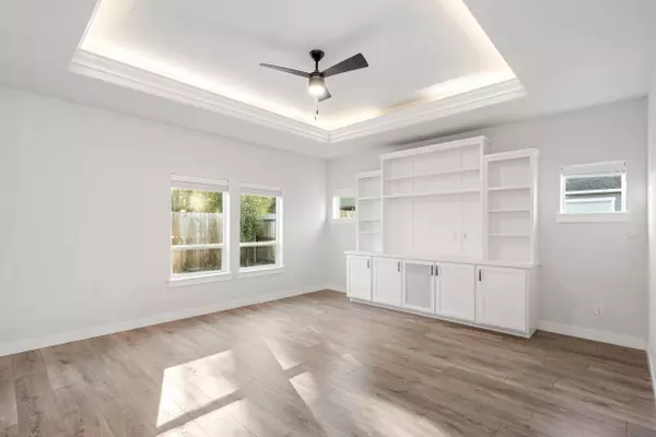 Medford, OR 97501,1831 Dulcimer LN