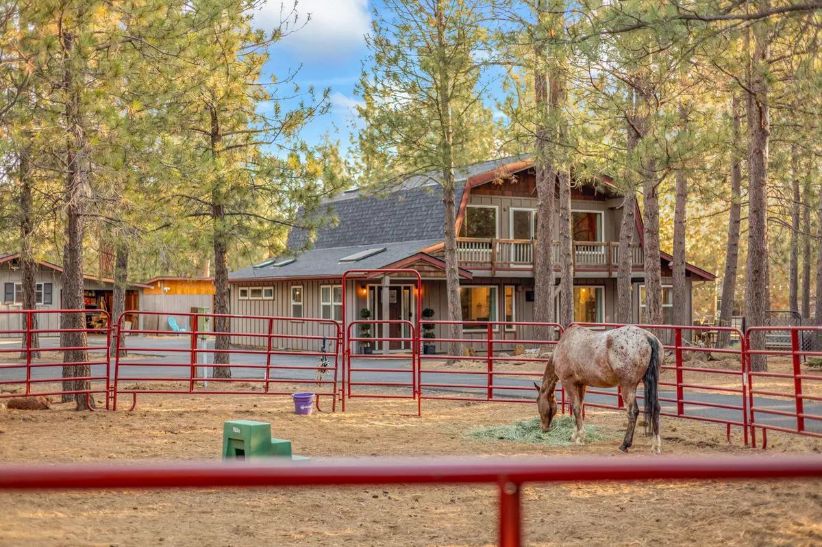 Sisters, OR 97759,14419 Crossroads LOOP