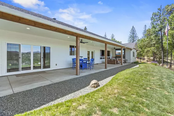 Shady Cove, OR 97539,103 Summit DR