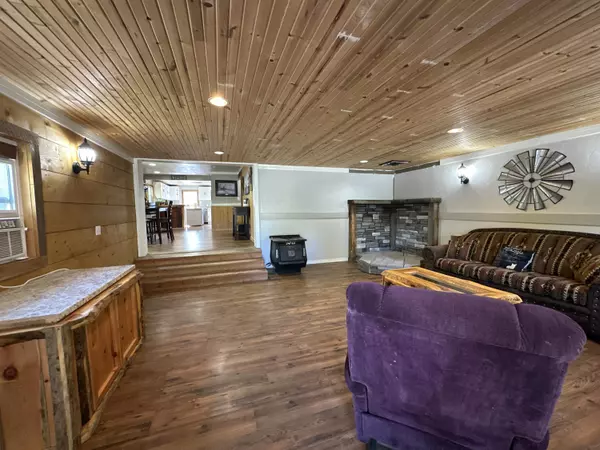 John Day, OR 97845,748 Main ST