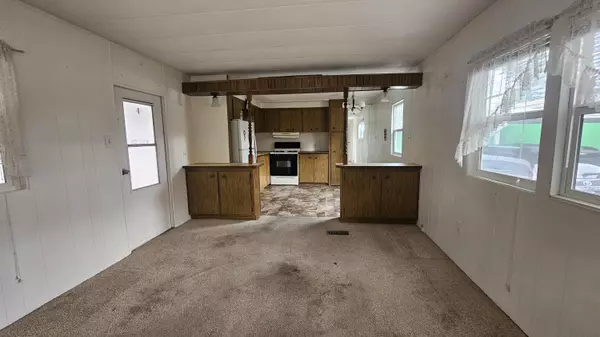 Grants Pass, OR 97527,1950 Demaray DR #10