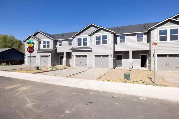 Bend, OR 97702,20491 Bard CT #9