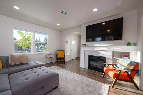 Sisters, OR 97759,1705 Williamson AVE