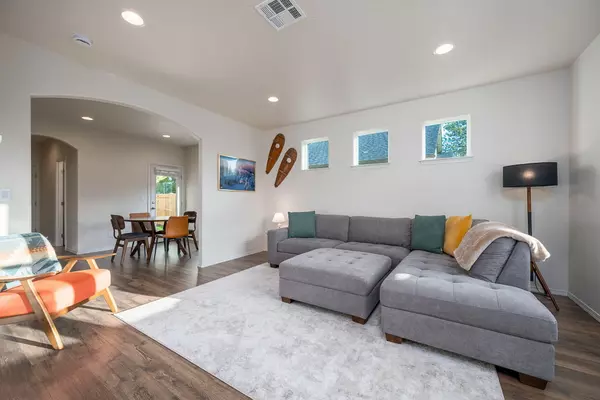 Sisters, OR 97759,1705 Williamson AVE