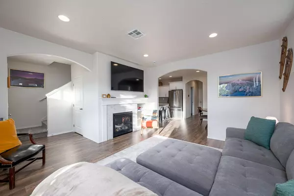 Sisters, OR 97759,1705 Williamson AVE