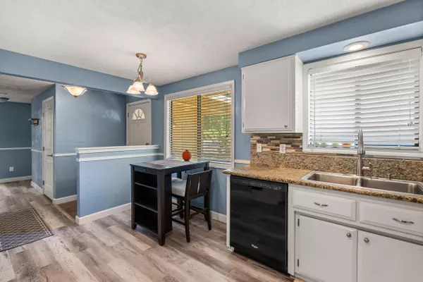 Medford, OR 97504,2995 Bedford CIR