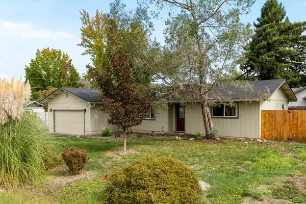 101 Sky Crest DR,  Grants Pass,  OR 97527