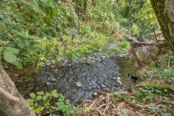 Grants Pass, OR 97526,530 Midland AVE