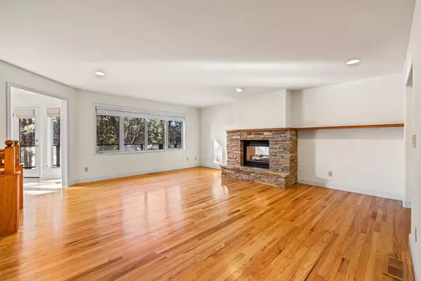 Klamath Falls, OR 97601,11138 Merganser RD