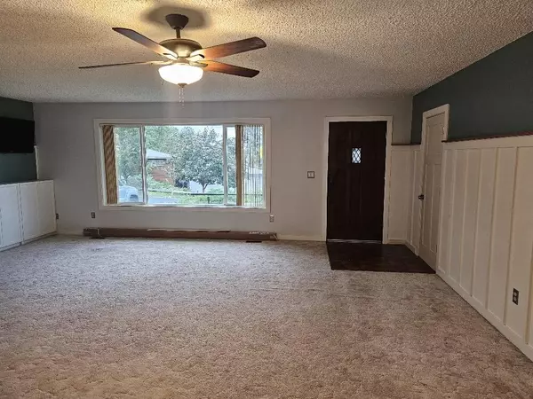 Klamath Falls, OR 97603,6621 Hilton DR