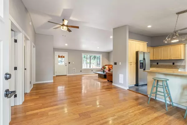 Bend, OR 97702,60061 Navajo RD