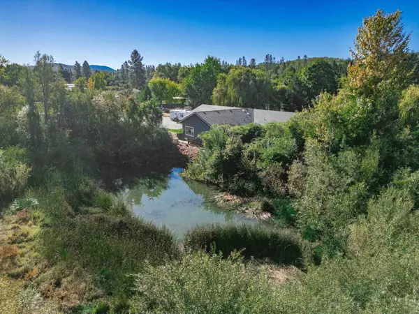 1873 Dellwood DR, Grants Pass, OR 97526