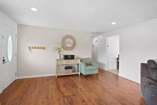 Medford, OR 97501,990 Janes RD